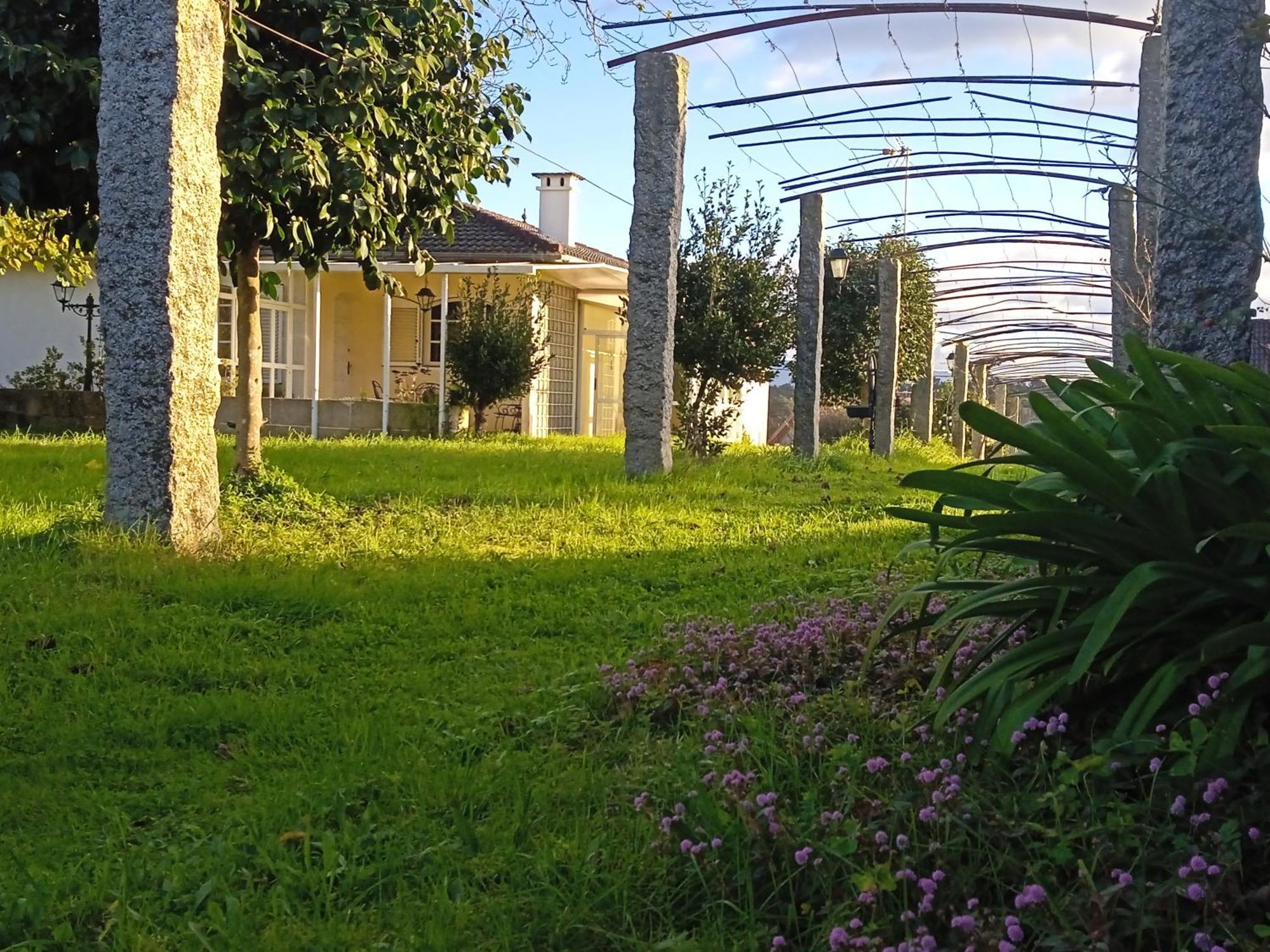 A Casa De Abelleira Ponteareas Exterior foto